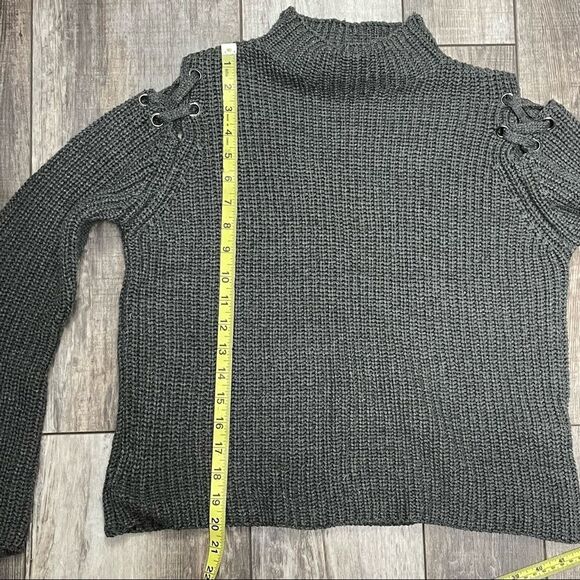 John + Jenn Lace Up Cold Shoulder Long Sleeve Sweater Dark Gray Size Medium - Picture 7 of 9